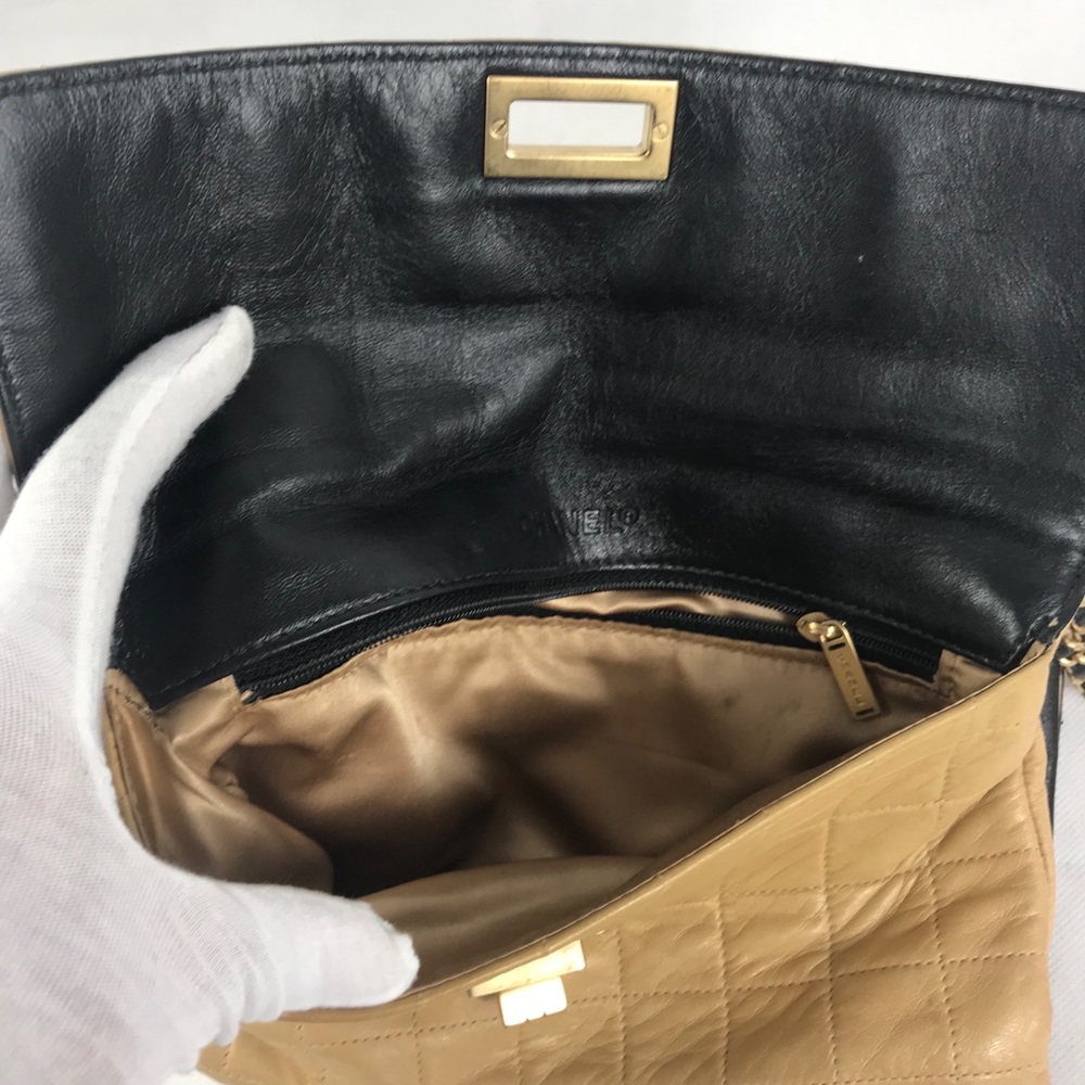 RARE Hot Find! Chanel 2 Face Sheepskin Flap Crossbody - Authentic - Picture 8 of 16